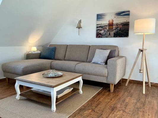 Wohnzimmer mit Couch