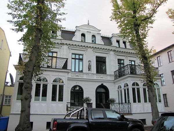 Facade / entrance