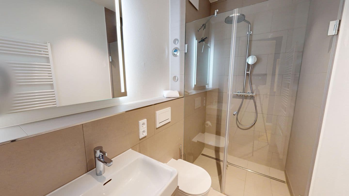 Luxus-Ferienwohnung für 4 Erwachsene & 2 Kinder mit Terrasse und Meerblick