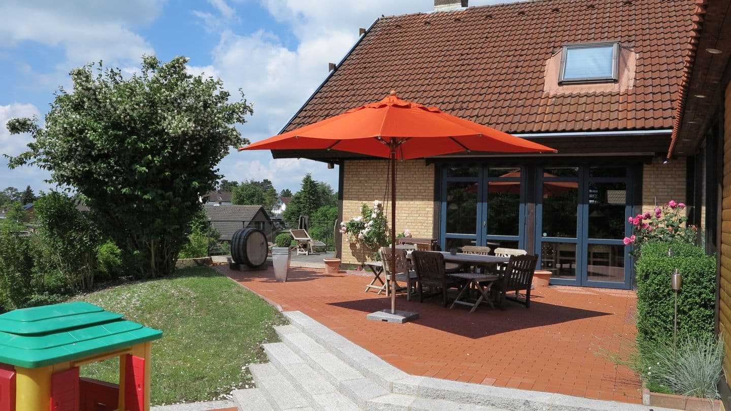 Familienfreundliches Ferienhaus in Pelzerhaken mit Garten, großzügigem Wohnbereich, Kamin und Sauna