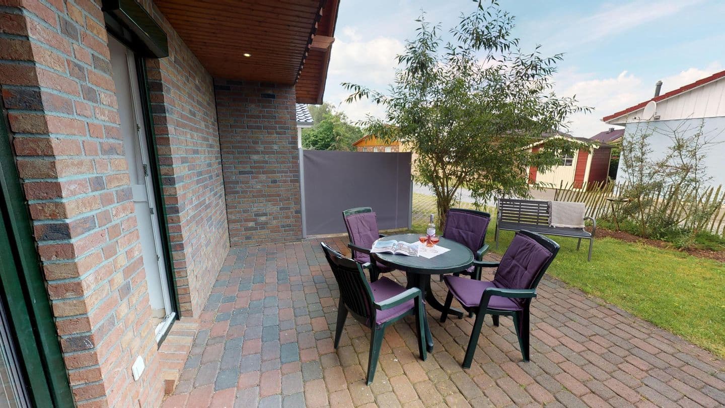 Ferienhaus mit Sauna, Kamin und Garten in Strandnähe für bis 8 Gäste