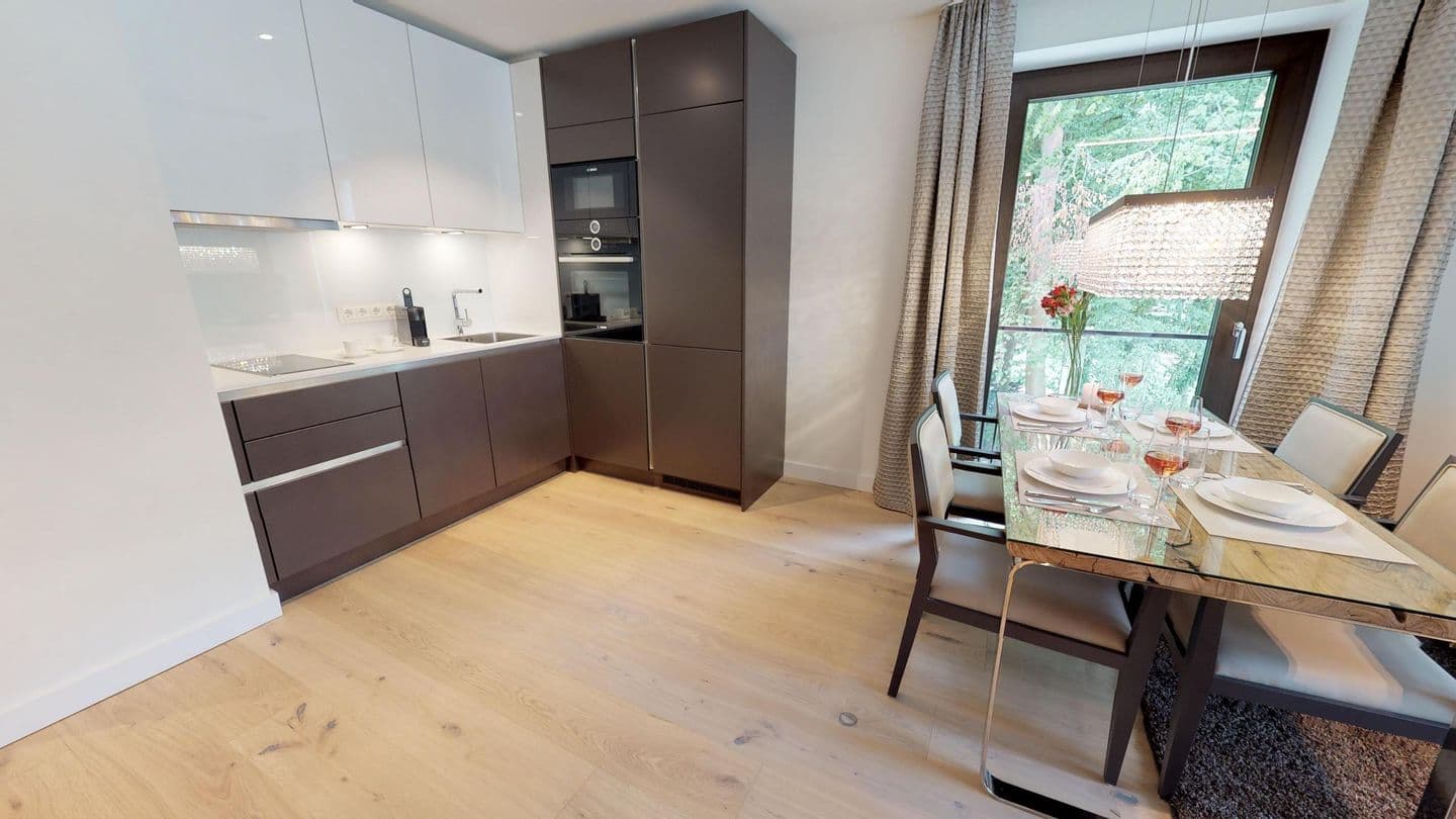 Luxusapartment mit eigener Sauna & Sonnenbalkon – nur Minuten vom Strand entfernt