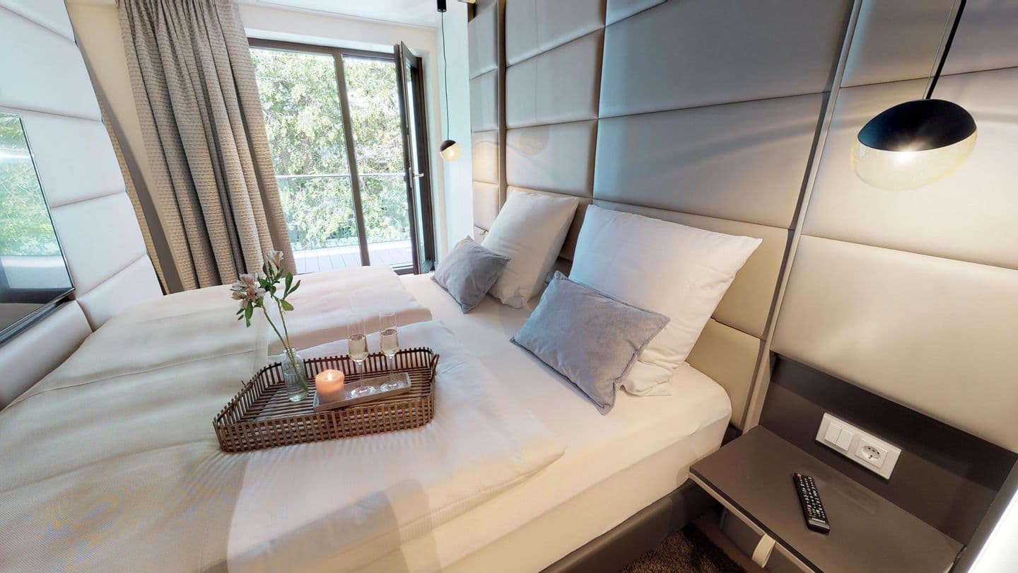 Luxusapartment mit eigener Sauna & Sonnenbalkon – nur Minuten vom Strand entfernt