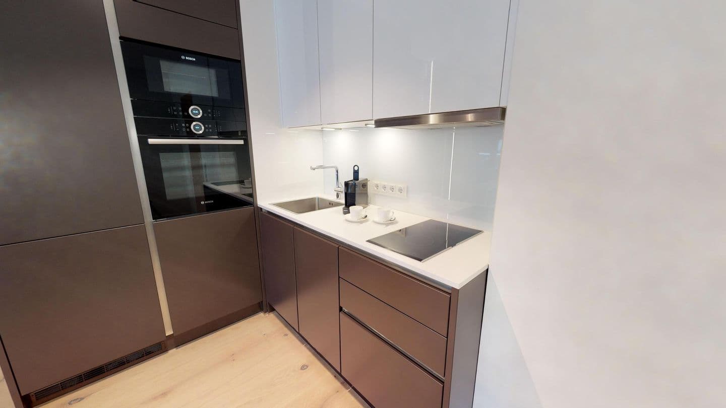 Luxusapartment mit eigener Sauna & Sonnenbalkon – nur Minuten vom Strand entfernt