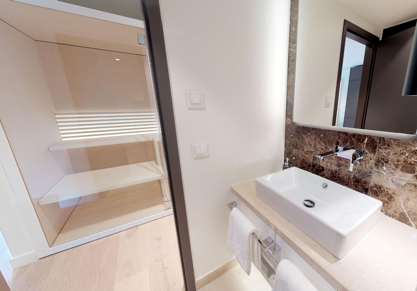 Luxus & Strandnah - Ferienapartment mit Balkon & Sauna in Timmendorfer Strand