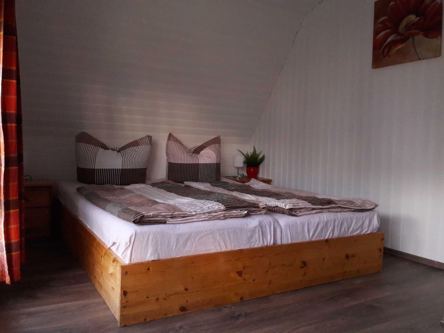 Schlafzimmer 1