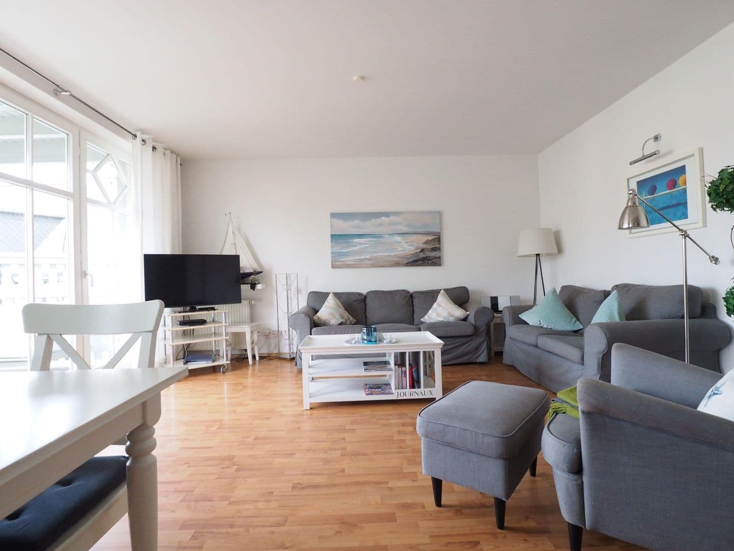 Wohnbereich mit Sofas und Sessel