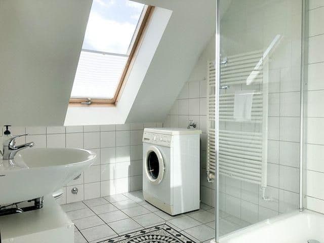 Badezimmer mit Dusche