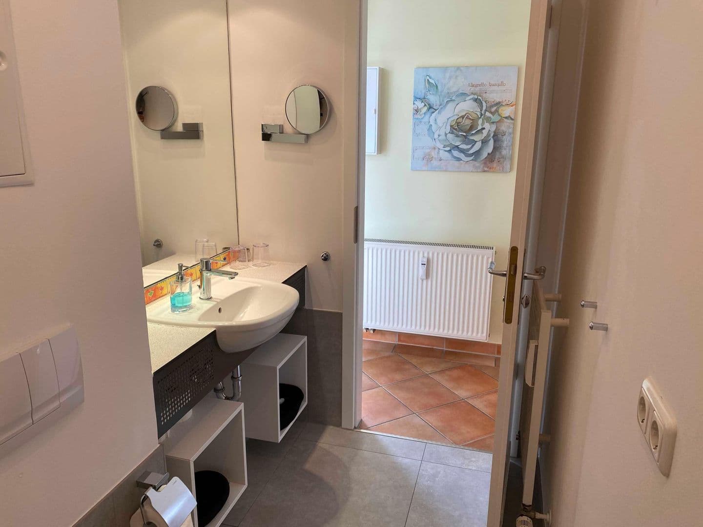 Badezimmer mit Dusche