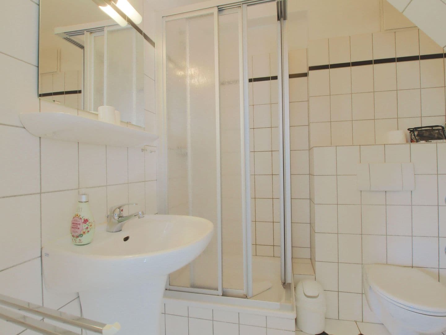 Badezimmer mit Dusche