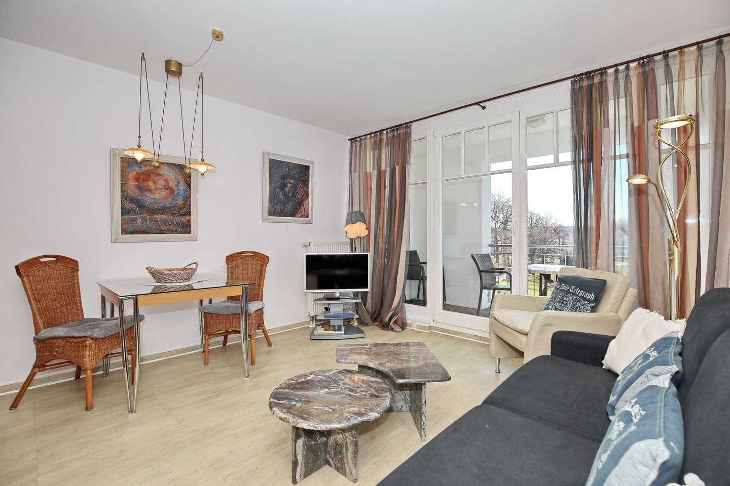 Wohnzimmer