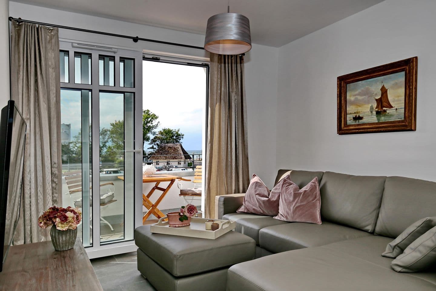 Wohnzimmer mit Meerblick