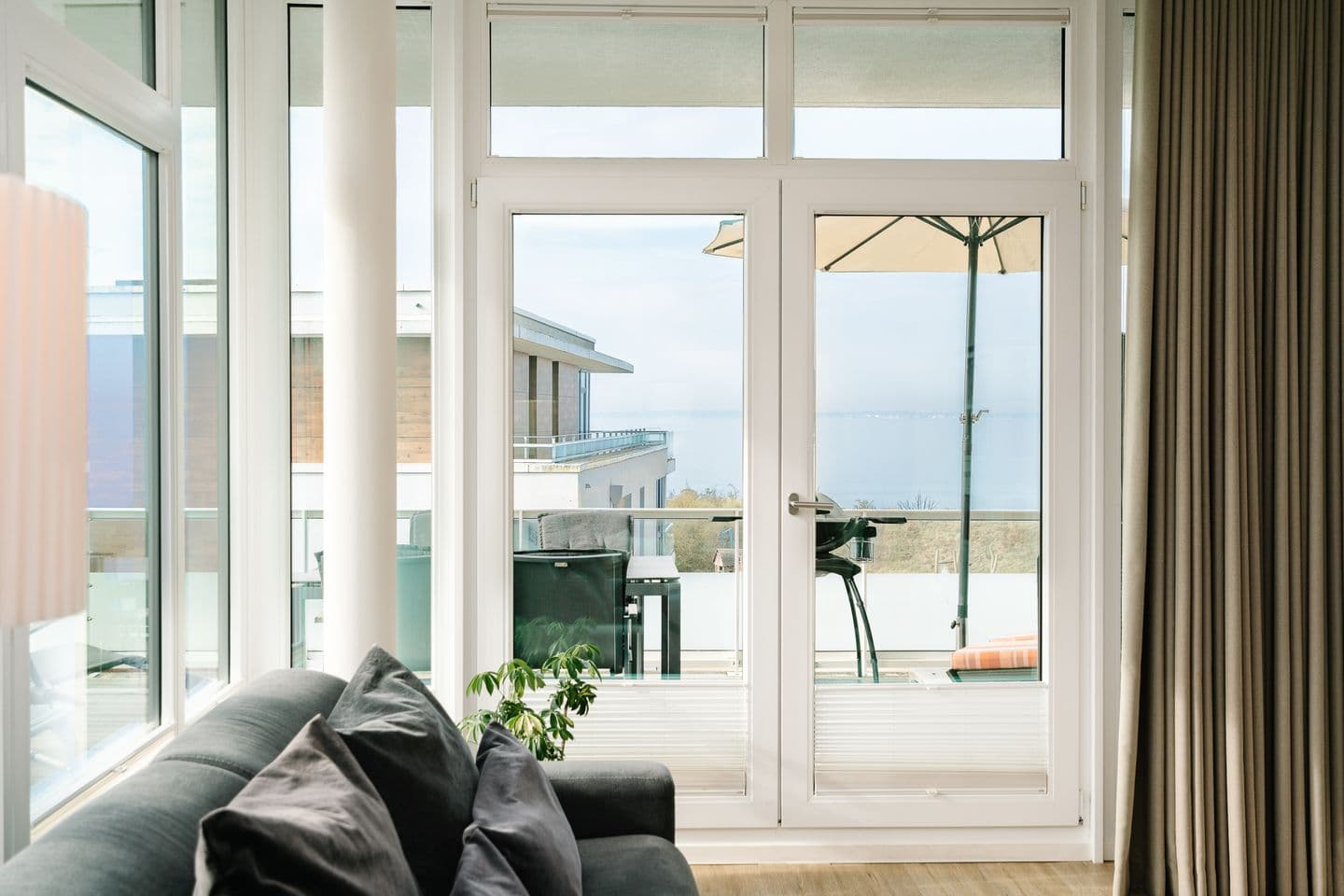 Wohnzimmer mit Meerblick