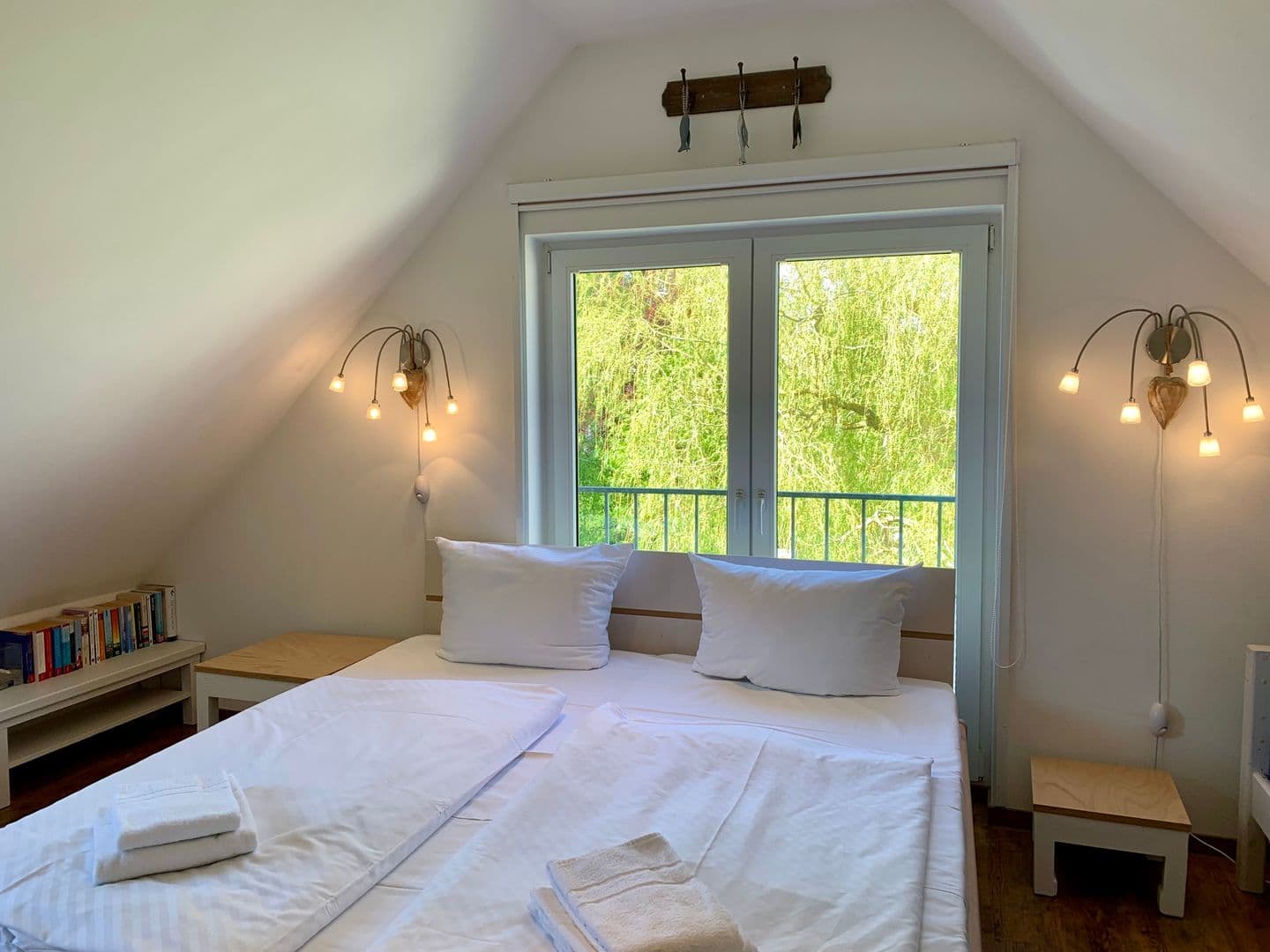 Schlafzimmer mit Doppelbett
