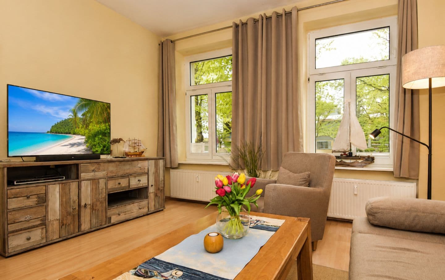 Wohnzimmer mit TV-Ecke