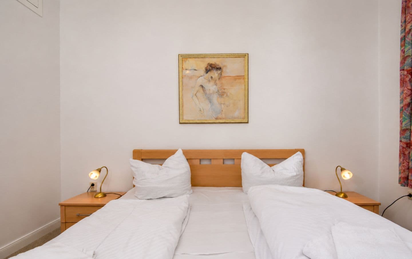 Schlafzimmer mit Doppelbett