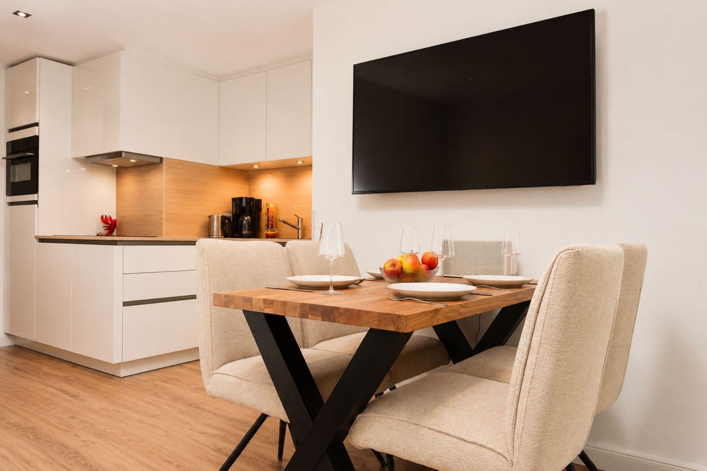 Essbereich mit TV