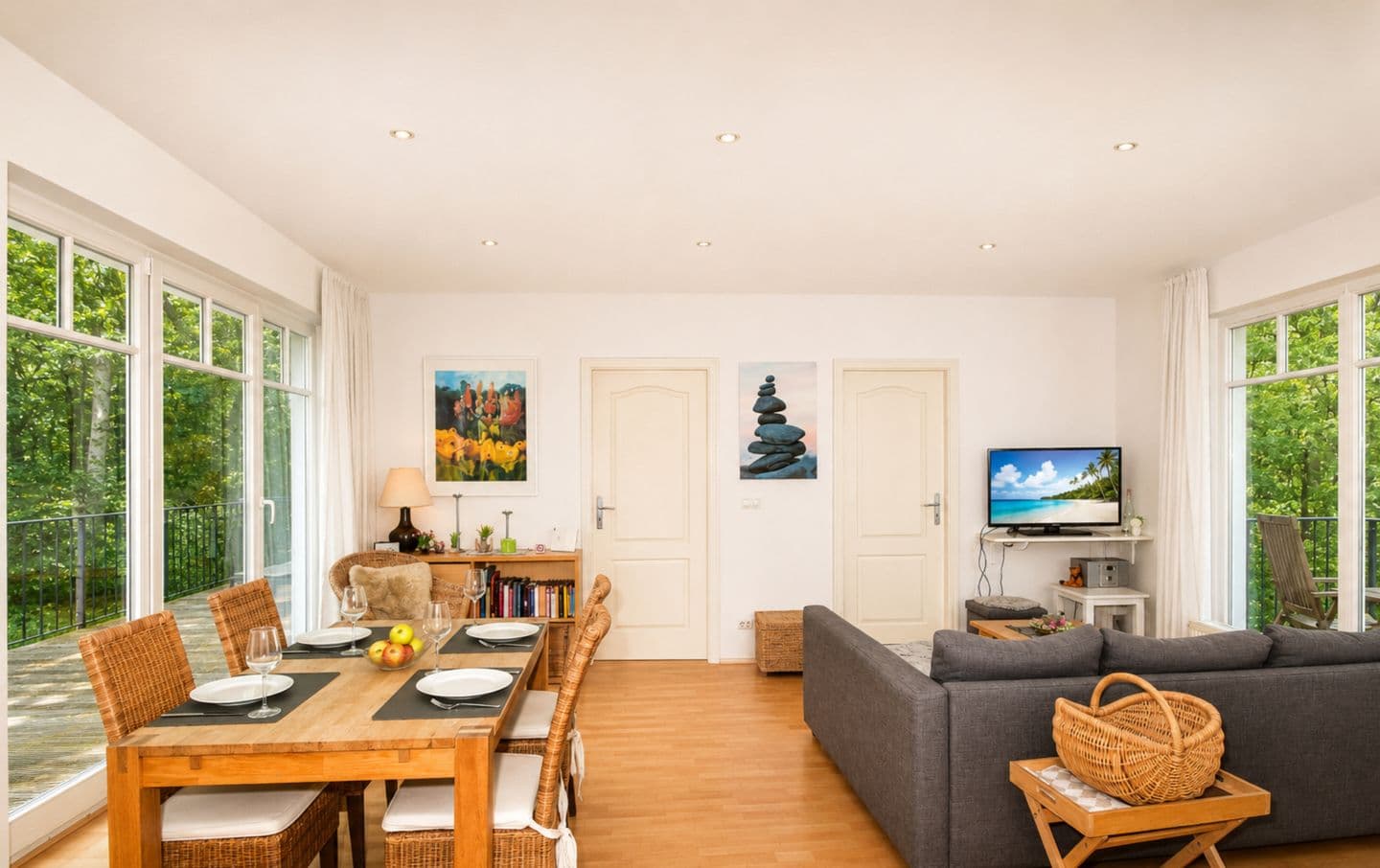 Wohnzimmer mit Blick auf Wohnbereich