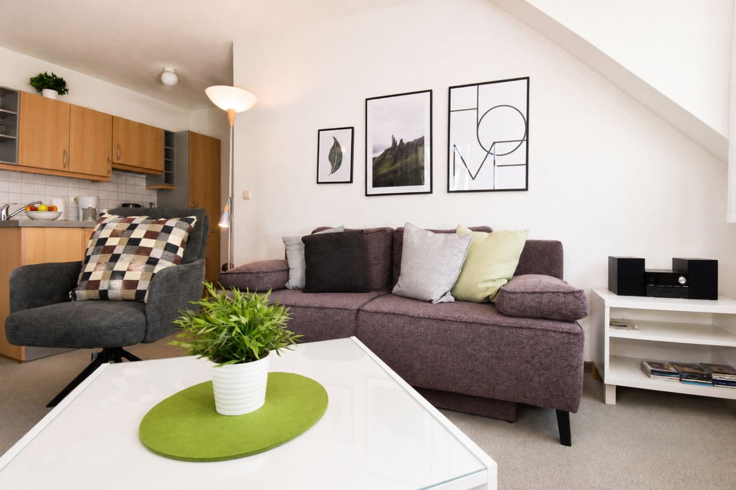 Wohnzimmer mit Sofa
