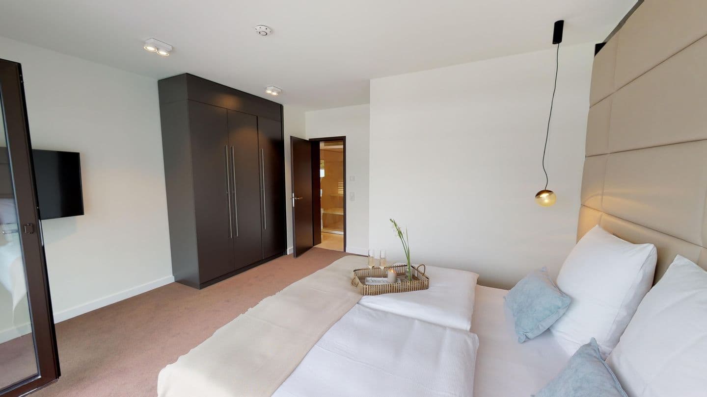 Strandnahe, luxuriöse Ferienwohnung mit Balkon & Sauna