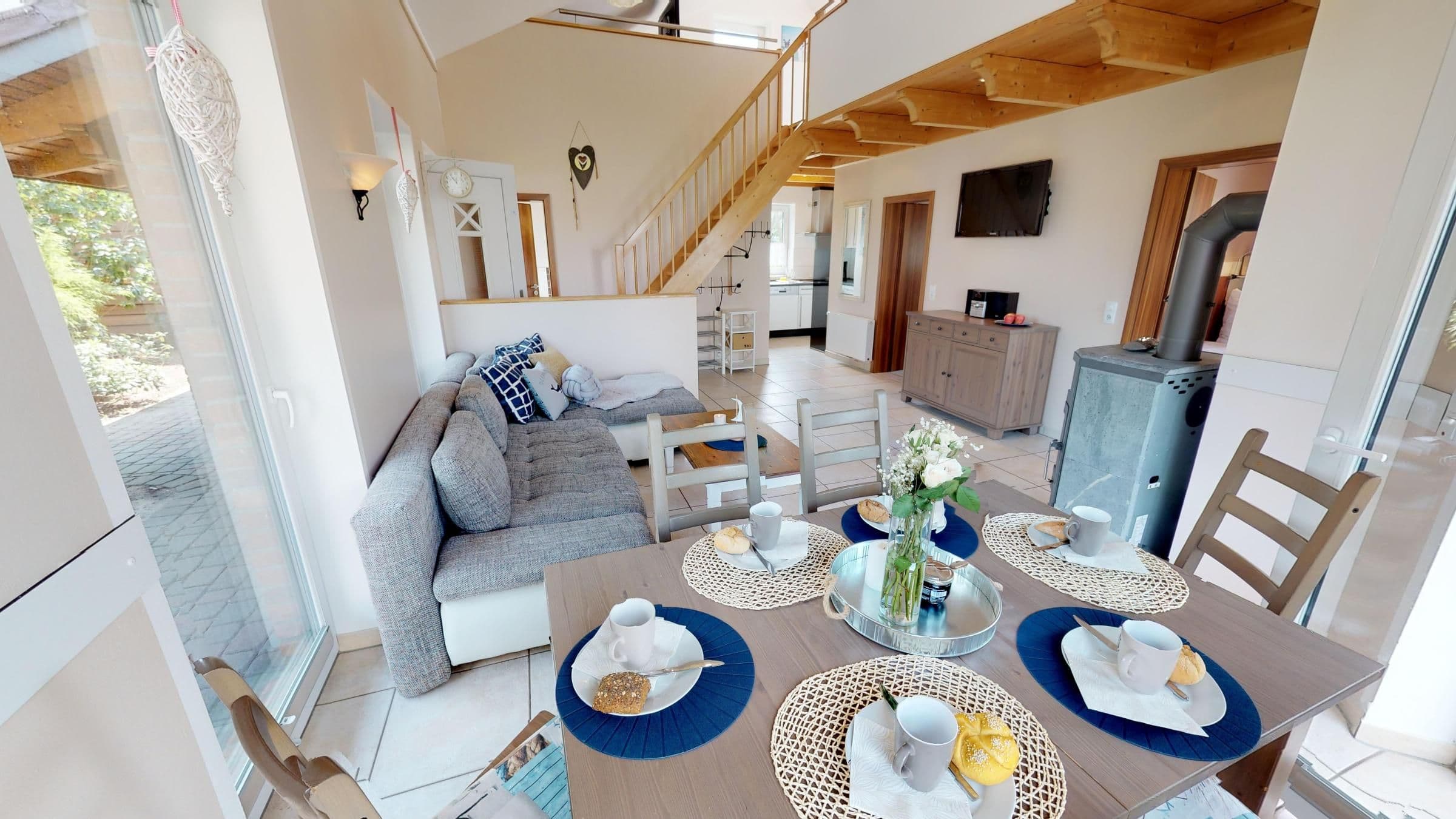Ferienhaus mit Sauna, Kamin und Garten in Strandnähe für bis 8 Gäste